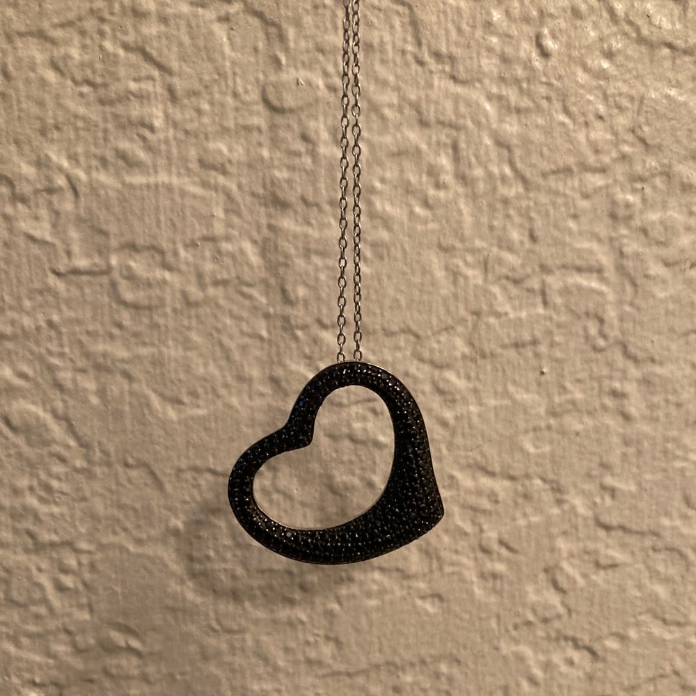 Black Heart 20” Necklace